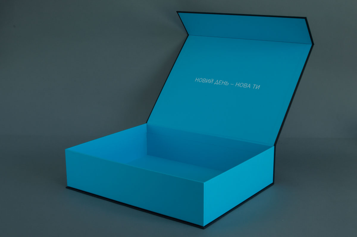 Подарункова коробка 23