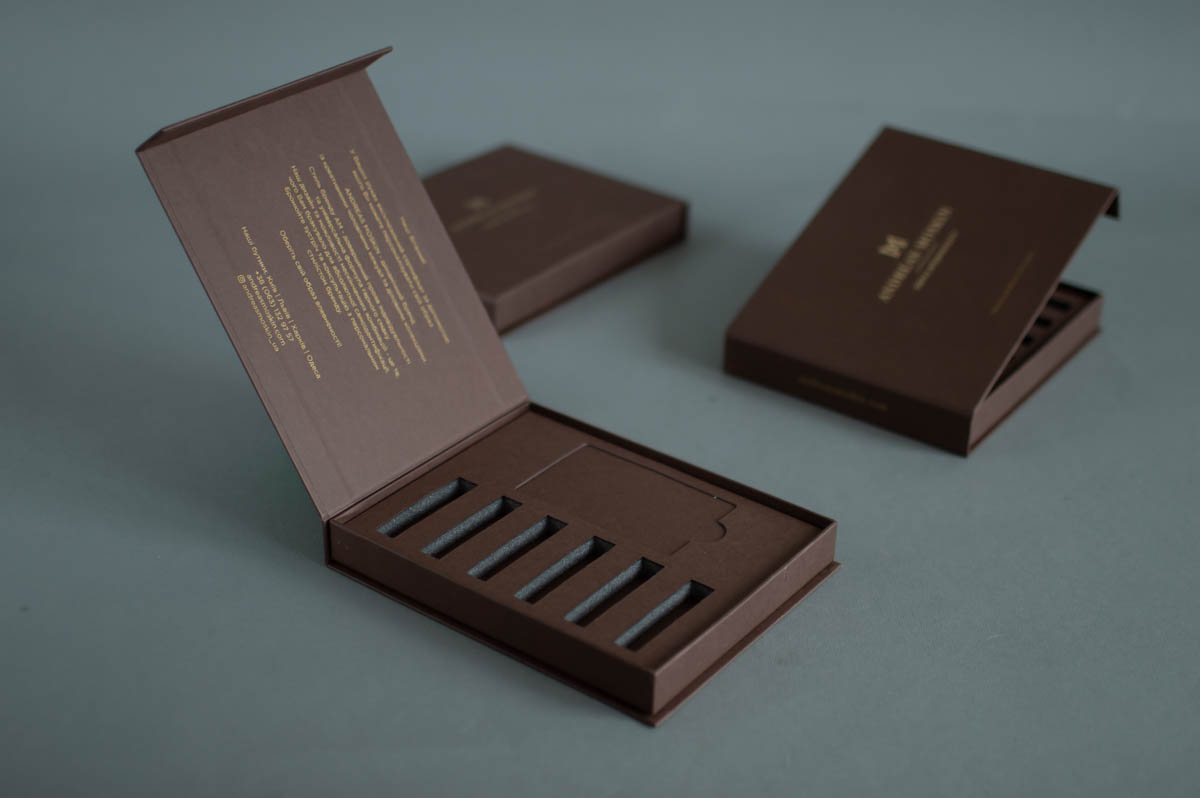 Подарункова коробка 68